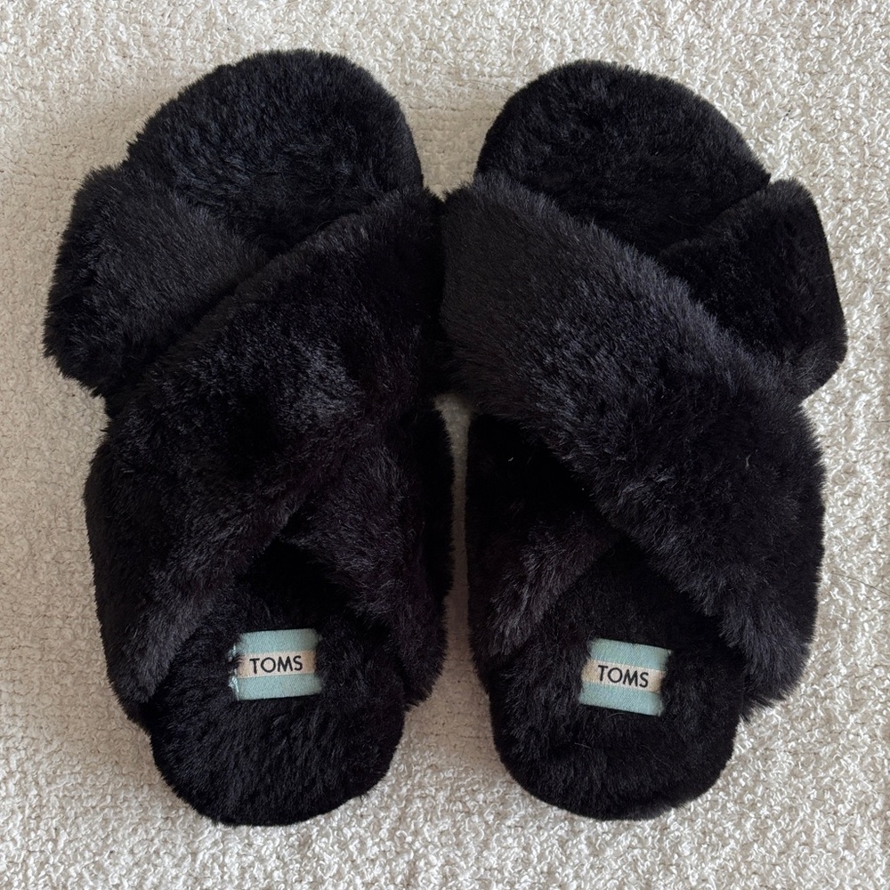 TOMS Susie Black Slippers